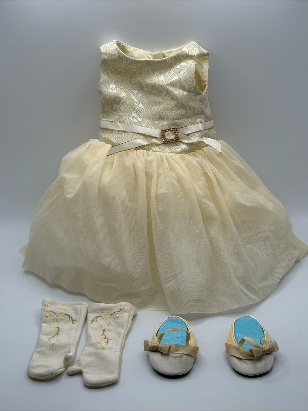 2005 American Girl Doll Gala Party Outfit Ivory Gold Holiday Dress Gloves Shoes